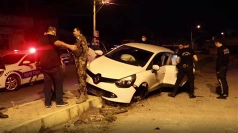 İ­z­m­i­r­­d­e­ ­p­o­l­i­s­t­e­n­ ­k­a­ç­a­n­ ­a­l­k­o­l­l­ü­ ­s­ü­r­ü­c­ü­ ­k­a­z­a­ ­y­a­p­t­ı­